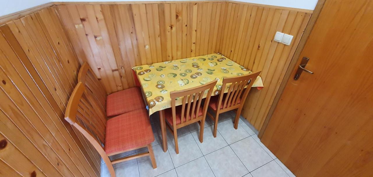 Apartments Duvnjak Omiš Esterno foto
